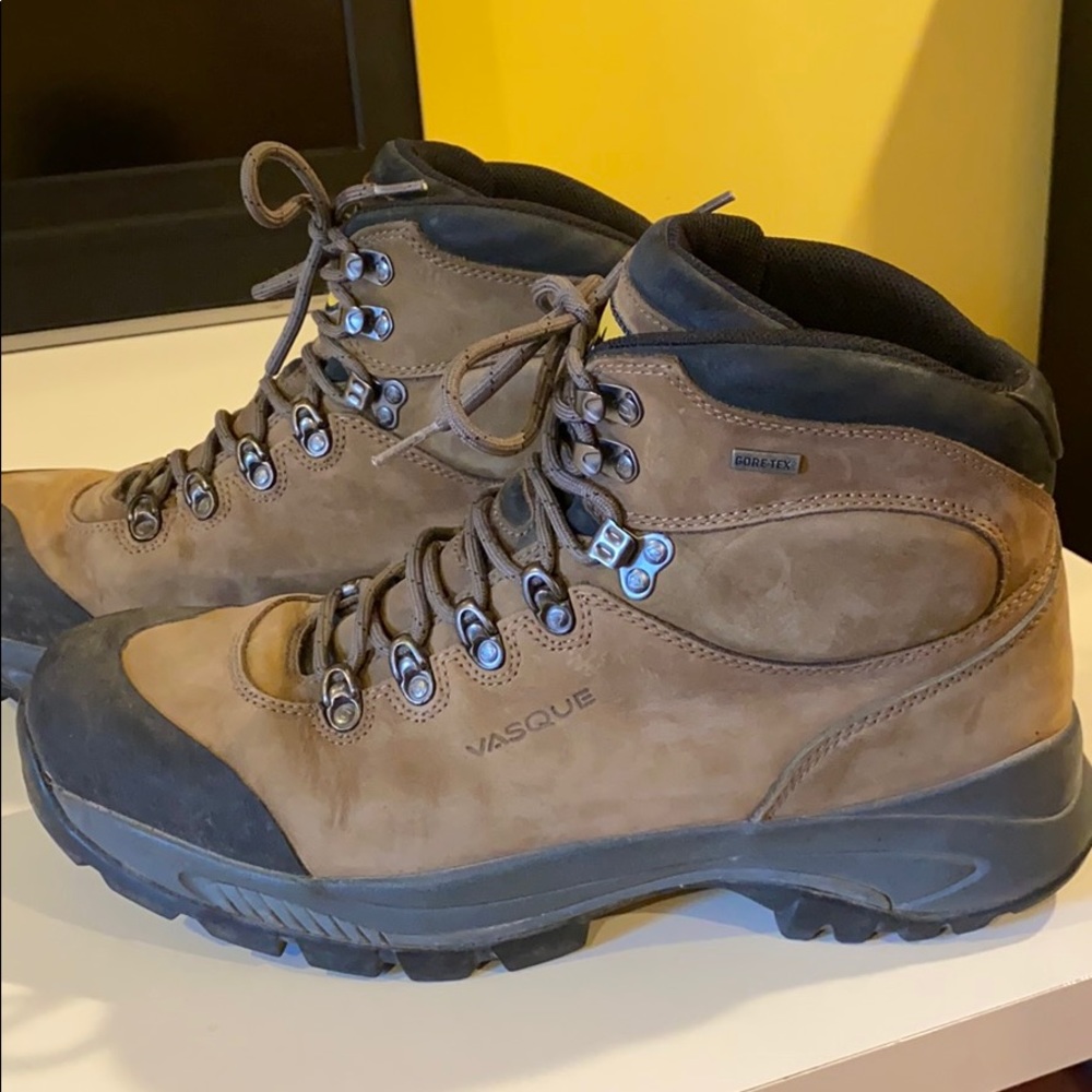 Vasque Leather Hiking Boots 🥾